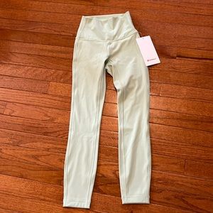 Lululemon wunder under HR tight 25”